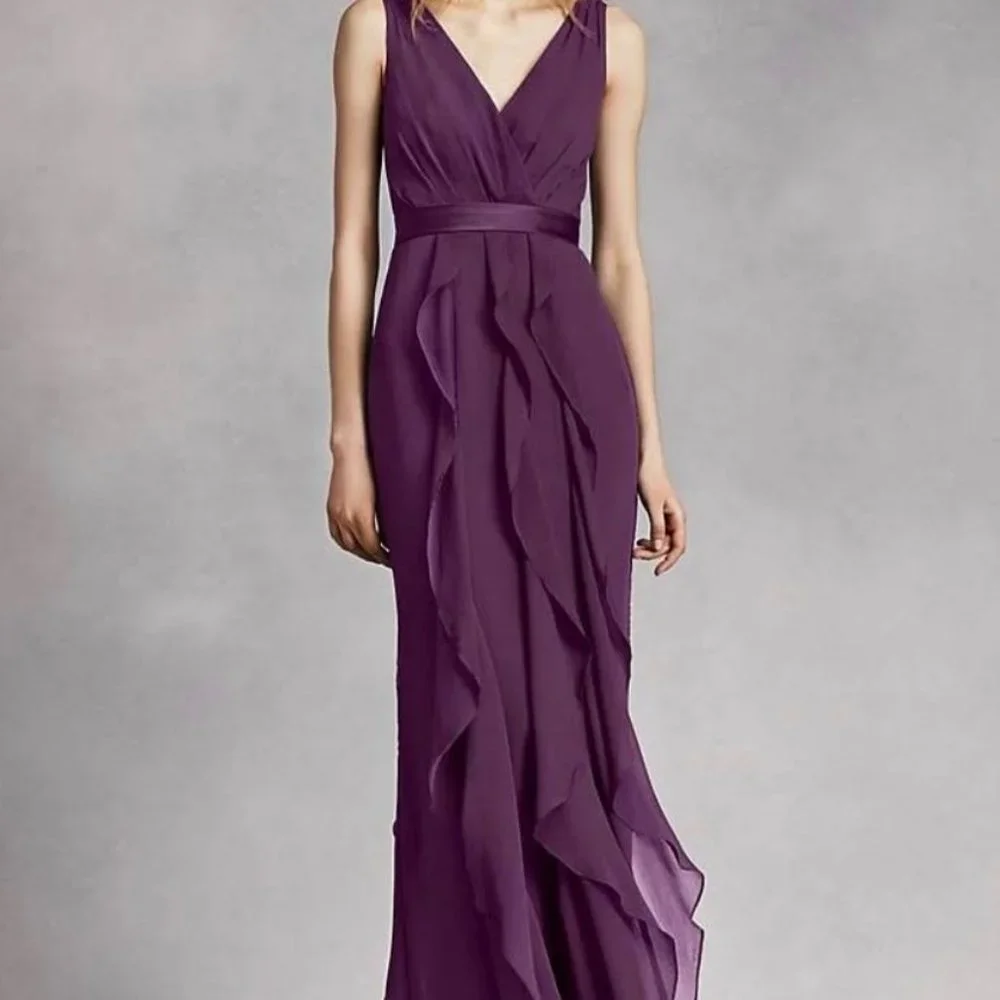 ✨💃👰🤵 White by Vera Wang V-Neck Wrapped Bodice Dress - Picture 2 of 16